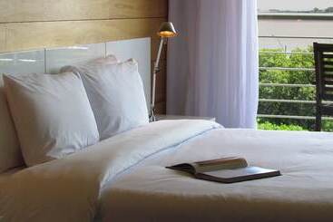 Отель Costa Colonia  Riverside Boutique
