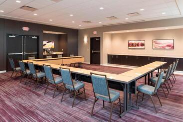 هتل Courtyard Louisville Downtown