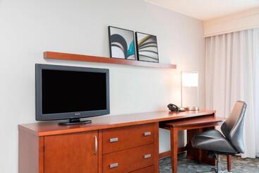 هتل Courtyard Louisville Downtown