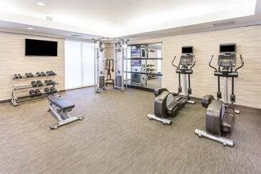 هتل Courtyard By Marriott Rocky Mount