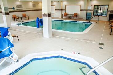 هتل Courtyard By Marriott Rocky Mount