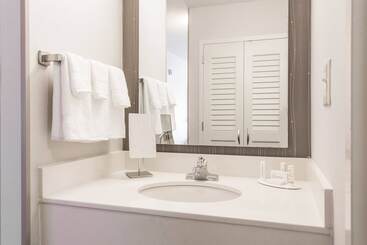 هتل Courtyard By Marriott Rocky Mount