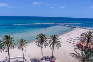 هتل Dreams Beach