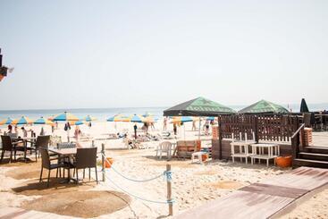 هتل Dreams Beach