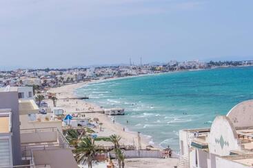 هتل Dreams Beach