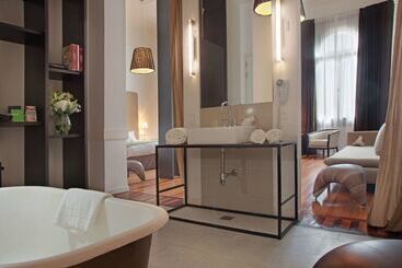 هتل Esplendor By Wyndham Montevideo Cervantes