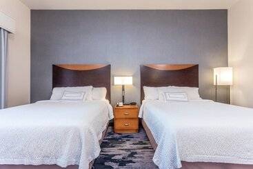 هتل Fairfield Inn And Suites By Marriott Madison East