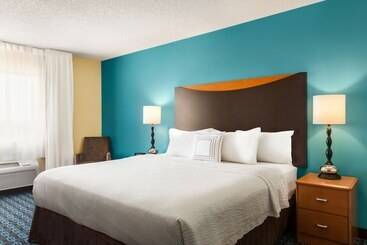 هتل Comfort Inn & Suites Oklahoma City North Quail Springs