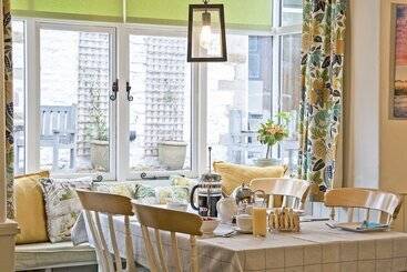 هتل Hawthorn Farm Guest House