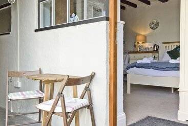 هتل Hawthorn Farm Guest House