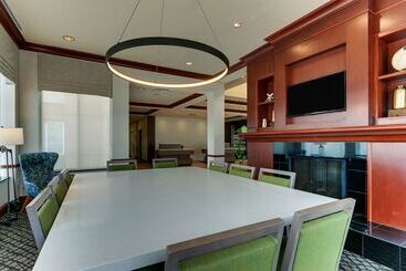 Otel Hilton Garden Inn Indianapolis Airport
