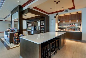 Otel Hilton Garden Inn Indianapolis Airport