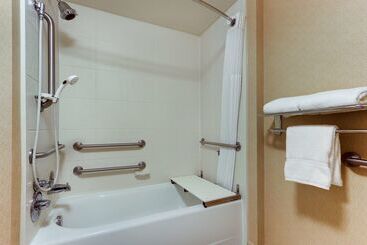 Otel Hilton Garden Inn Indianapolis Airport