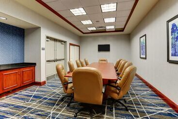 Otel Hilton Garden Inn Indianapolis Airport