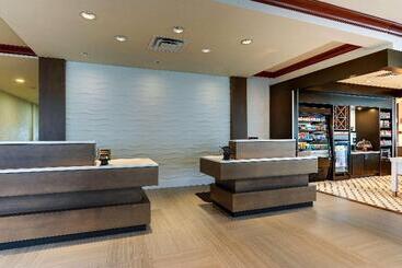 Otel Hilton Garden Inn Indianapolis Airport