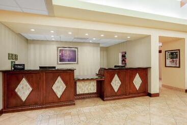 هتل Homewood Suites By Hilton Sacramento Airport Natomas