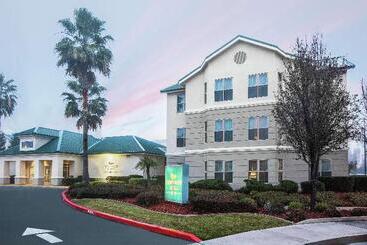 هتل Homewood Suites By Hilton Sacramento Airport Natomas