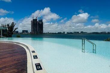 هتل Intercontinental Shanghai Harbour City, An Ihg
