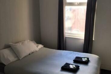 هتل Myroomz Seaview