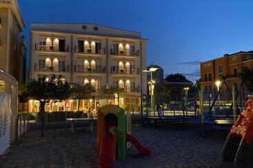 هتل Residence Roxy