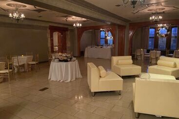 The Tudor Arms Hotel Cleveland   A Doubletree By Hilton