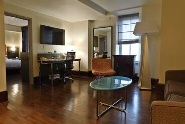 The Tudor Arms Hotel Cleveland   A Doubletree By Hilton
