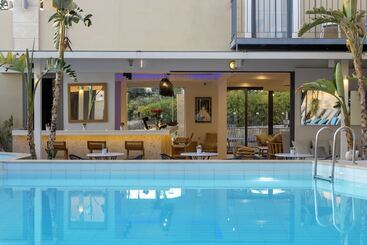 La Stella Suites
