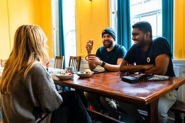 هاستل Bath Backpackers