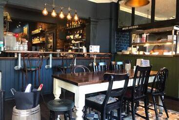 هاستل Publove @ The Steam Engine Waterloo