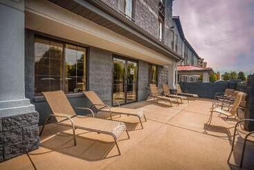 هتل Americinn By Wyndham Denver Airport