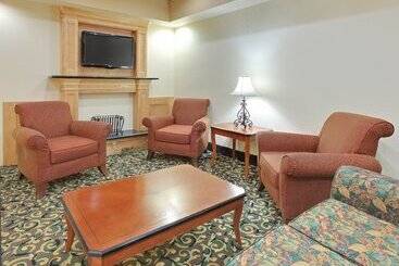 هتل Holiday Inn Express & Suites   El Dorado, An Ihg