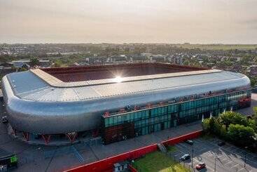 هتل Ibis Valenciennes