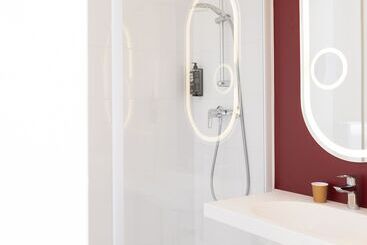 هتل Ibis Valenciennes