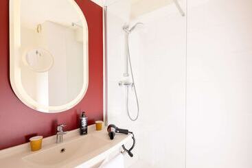 هتل Ibis Valenciennes