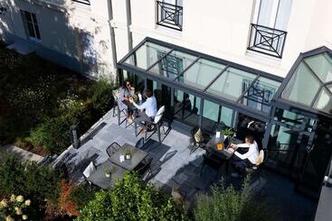 هتل Ibis Valenciennes