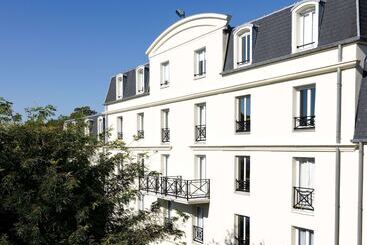 هتل Ibis Valenciennes