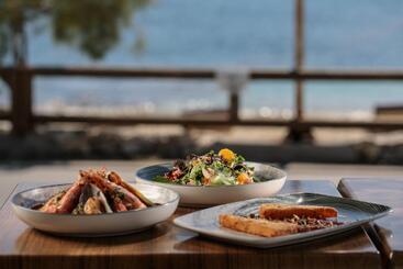 Liana Beach Hotel & Spa