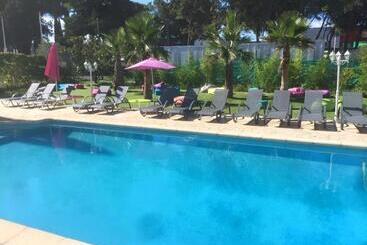 هتل & Restaurant Le Mejean Parc Des Expositions