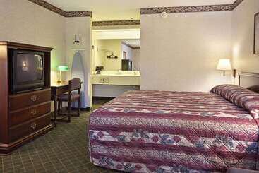 בית מלון כפרי Super 8 By Wyndham Ruther Glen Kings Dominion Area