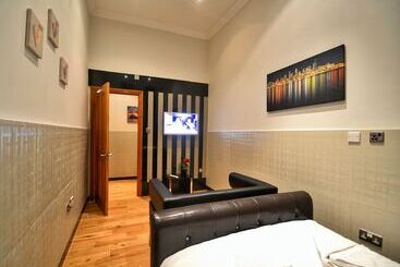 Hyde Park Apartments