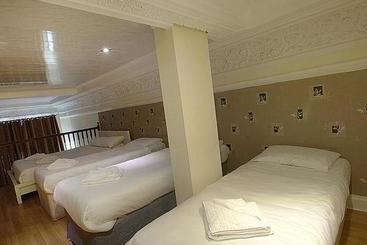 Hyde Park Economy Apartments