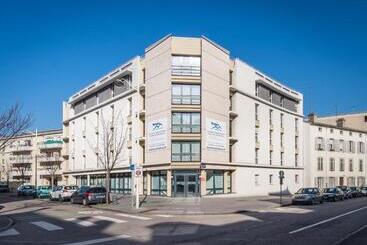 Nemea Appart Hotel Home Suite Nancy Centre