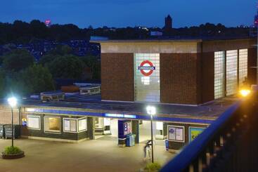 هاستل Best Western Northfields Ealing