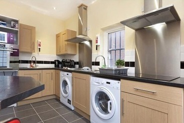 Victoria Centre Apartments In The Victoria Centre Shopping Centre Nottingham City Centre 24 Hour