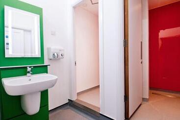 هاستل Yha Canterbury