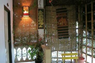 پانسیون The Hillside Residence