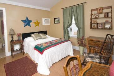 Telegraph House Motel