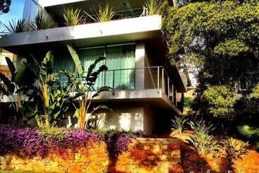 تختخواب و صبحانه Casa Vela Boutique House