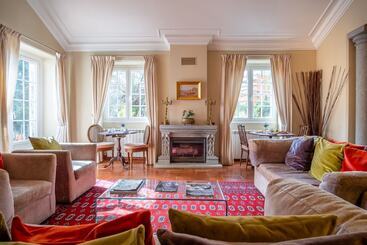 تختخواب و صبحانه Casa Vela Boutique House