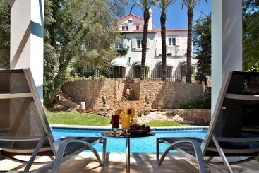تختخواب و صبحانه Casa Vela Boutique House